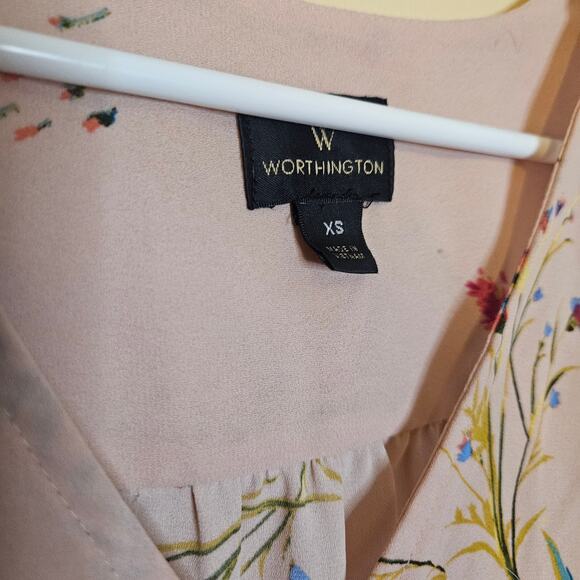 Worthington Size Extra Small XS Pink Floral Pattern Kawaii Cute Chic Top Blouse - Picture 3 of 10